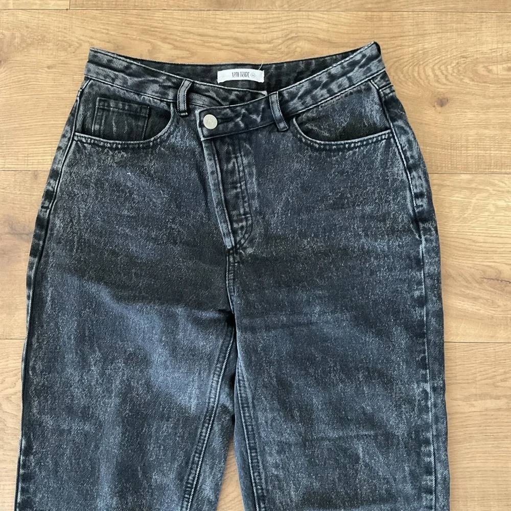 12th Tribe Black High Rise Straight Leg Jeans 26 Cotton Denim High Waisted - Picture 5 of 11